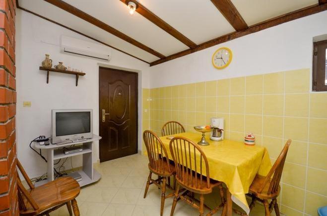 Apartments With A Parking Space Brela, Makarska - 11552 Ngoại thất bức ảnh