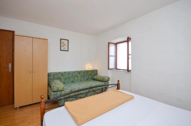 Apartments With A Parking Space Brela, Makarska - 11552 Phòng bức ảnh