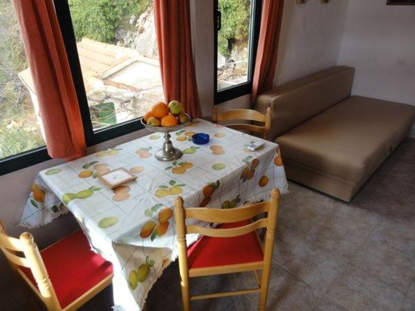 Apartments With A Parking Space Brela, Makarska - 11552 Phòng bức ảnh
